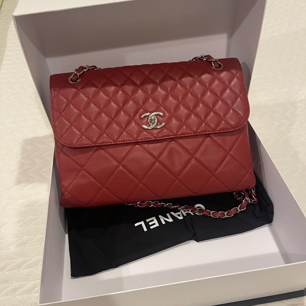 NEW  CHANEL BAG , between red and burgundy color